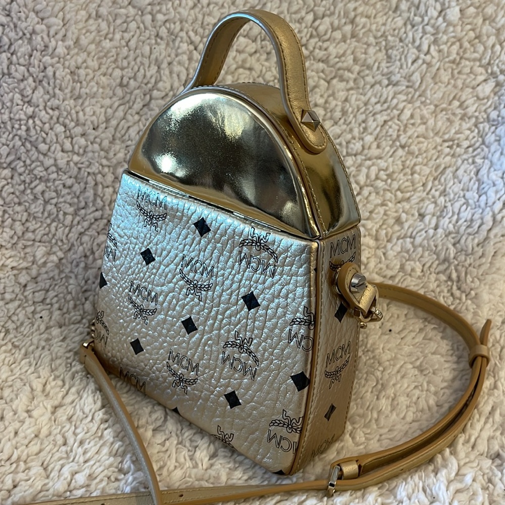 Mcm Stark Pushlock Cluth In Visetos - image 5